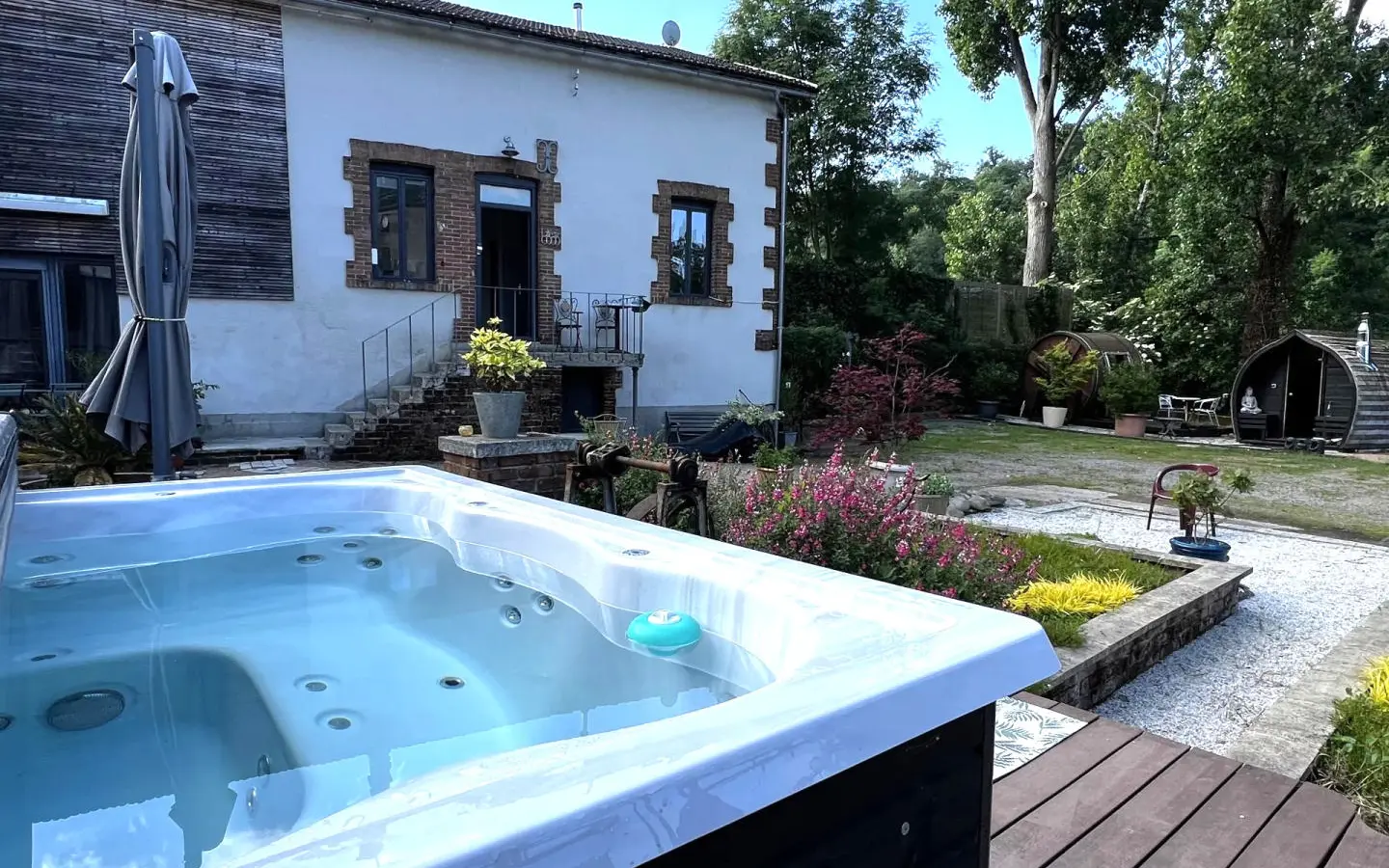 2-bedroom House In Saint-junien, France (173 M²)