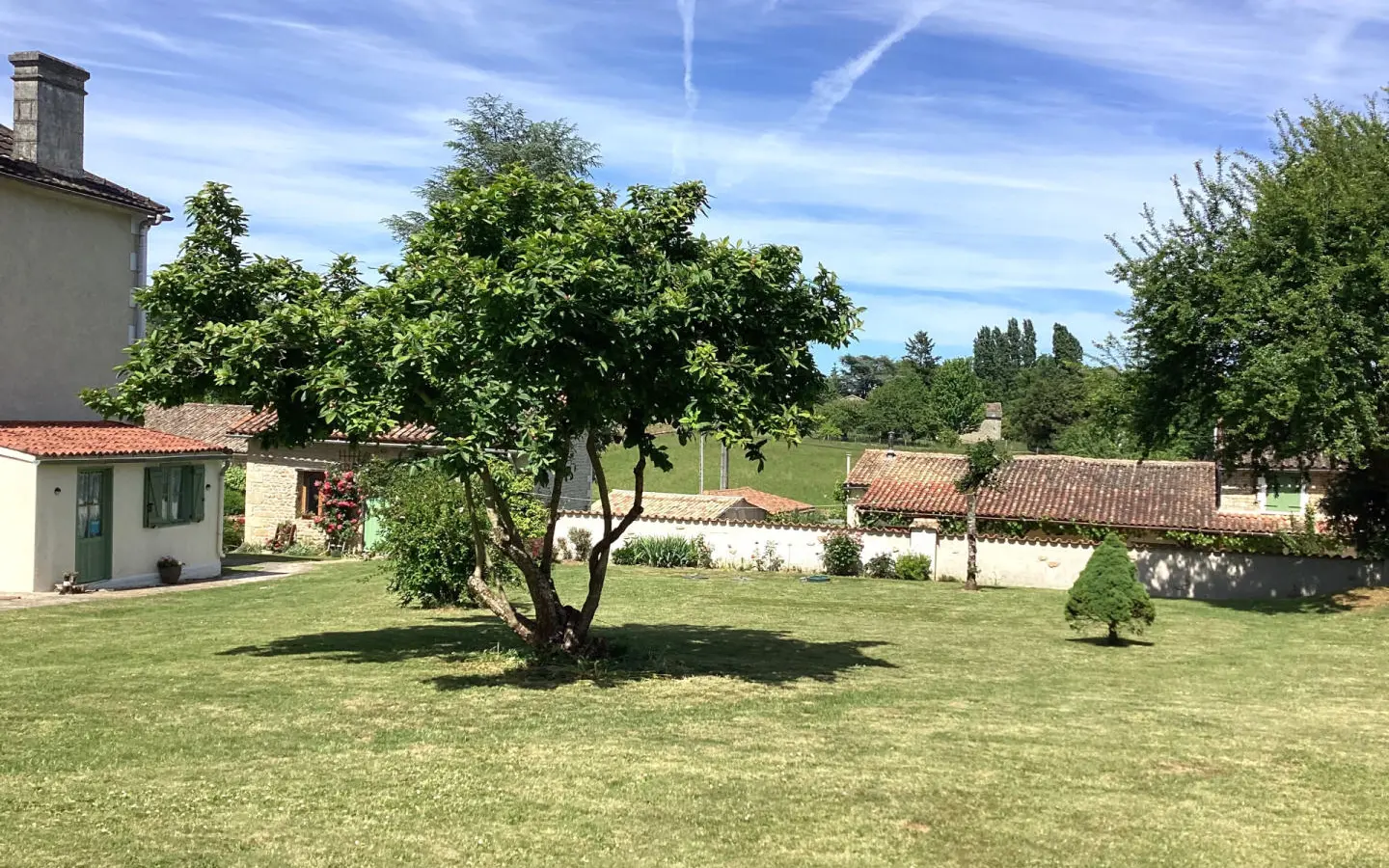 3-bedroom Village House In Lorigne, France (161 M²)