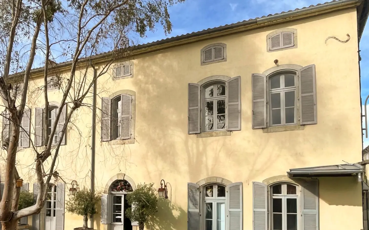 Input: “piso En Venta En Barcelona, 120m2, Con Cocina Equipada Y 3 Habitaciones”
Output: Apartment Of 120 M² With Equipped Kitchen And 3 Bedrooms In Barcelona