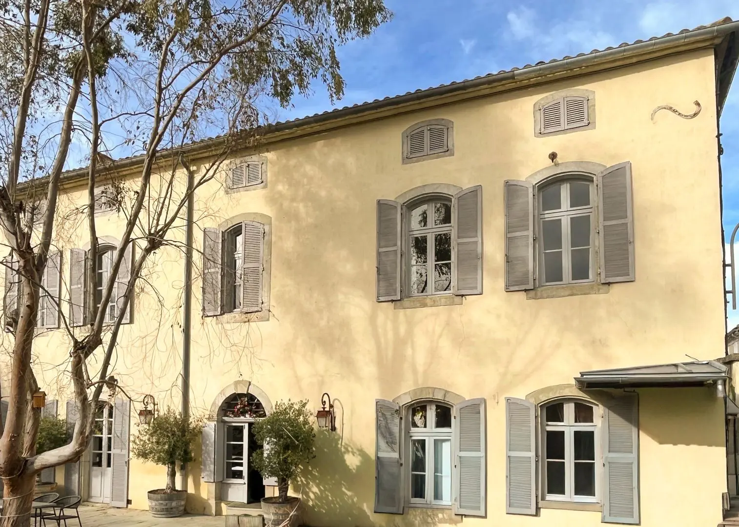 Input: “piso En Venta En Barcelona, 120m2, Con Cocina Equipada Y 3 Habitaciones”
Output: Apartment Of 120 M² With Equipped Kitchen And 3 Bedrooms In Barcelona