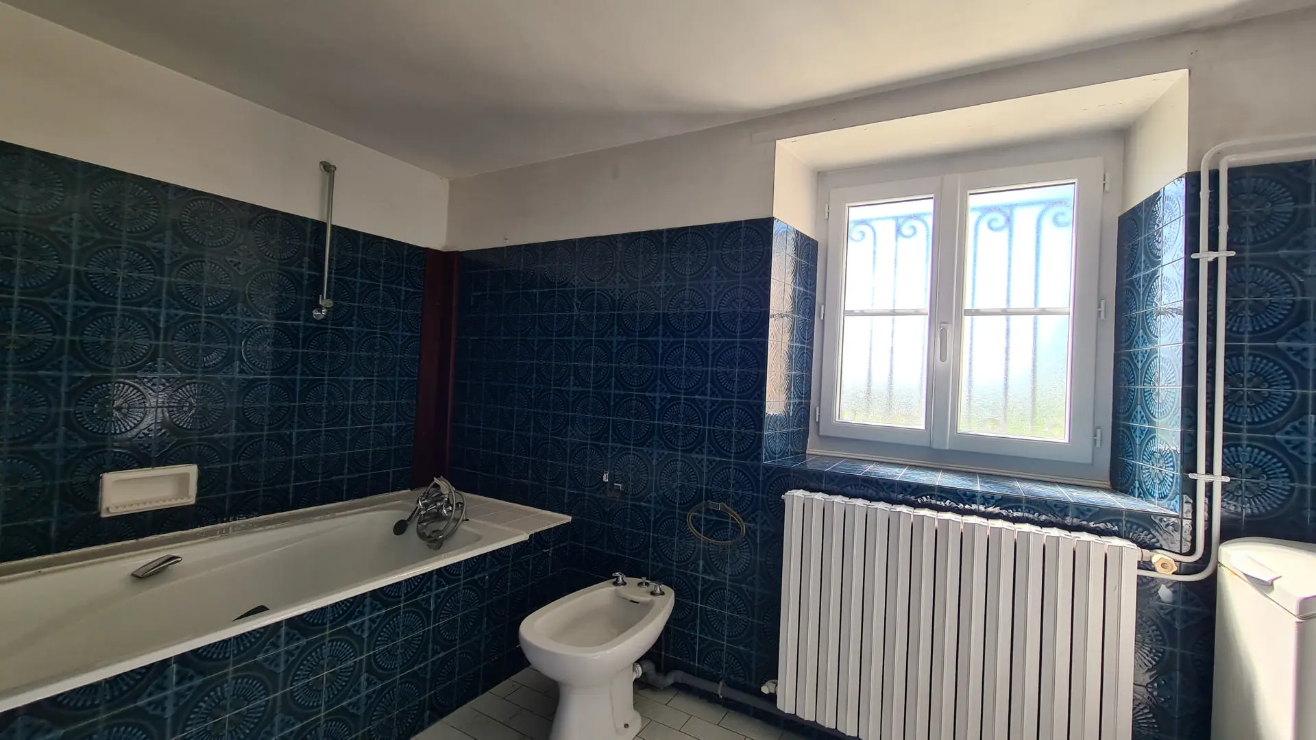 House Of 0 M² With Renovated Features In Village