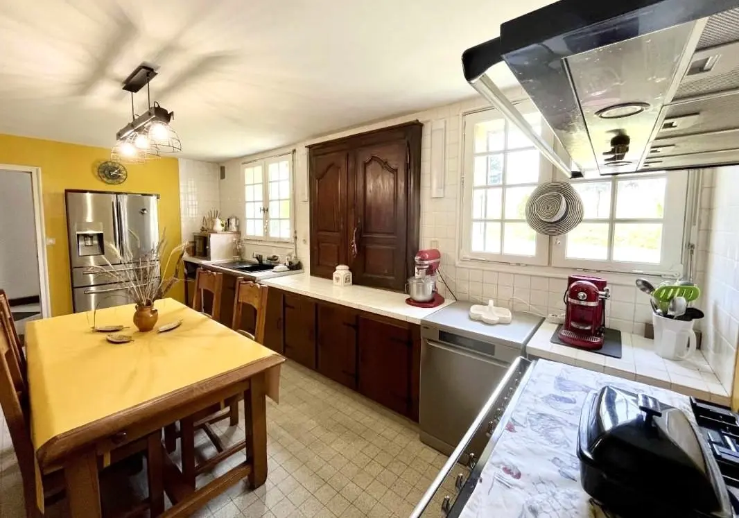 Historic Estate 15th Century, Revenue Potential, Guest Cottages, Outbuildings, 2.8 Ha