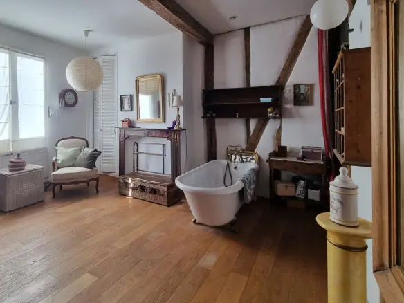 4-bedroom House In Mirepoix, France (196 M²)