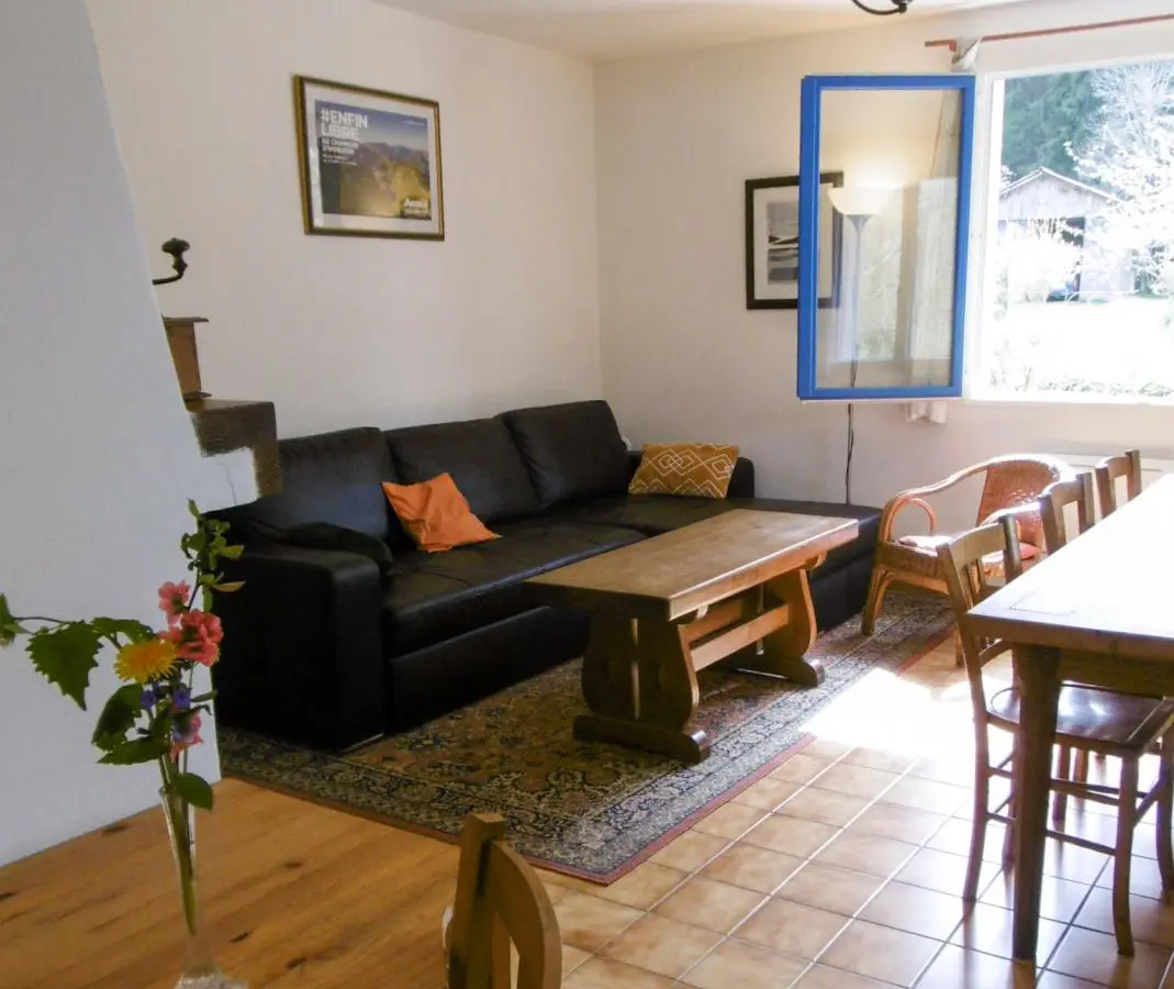 Converted Mill Featuring 8 Bedrooms And Garden Area