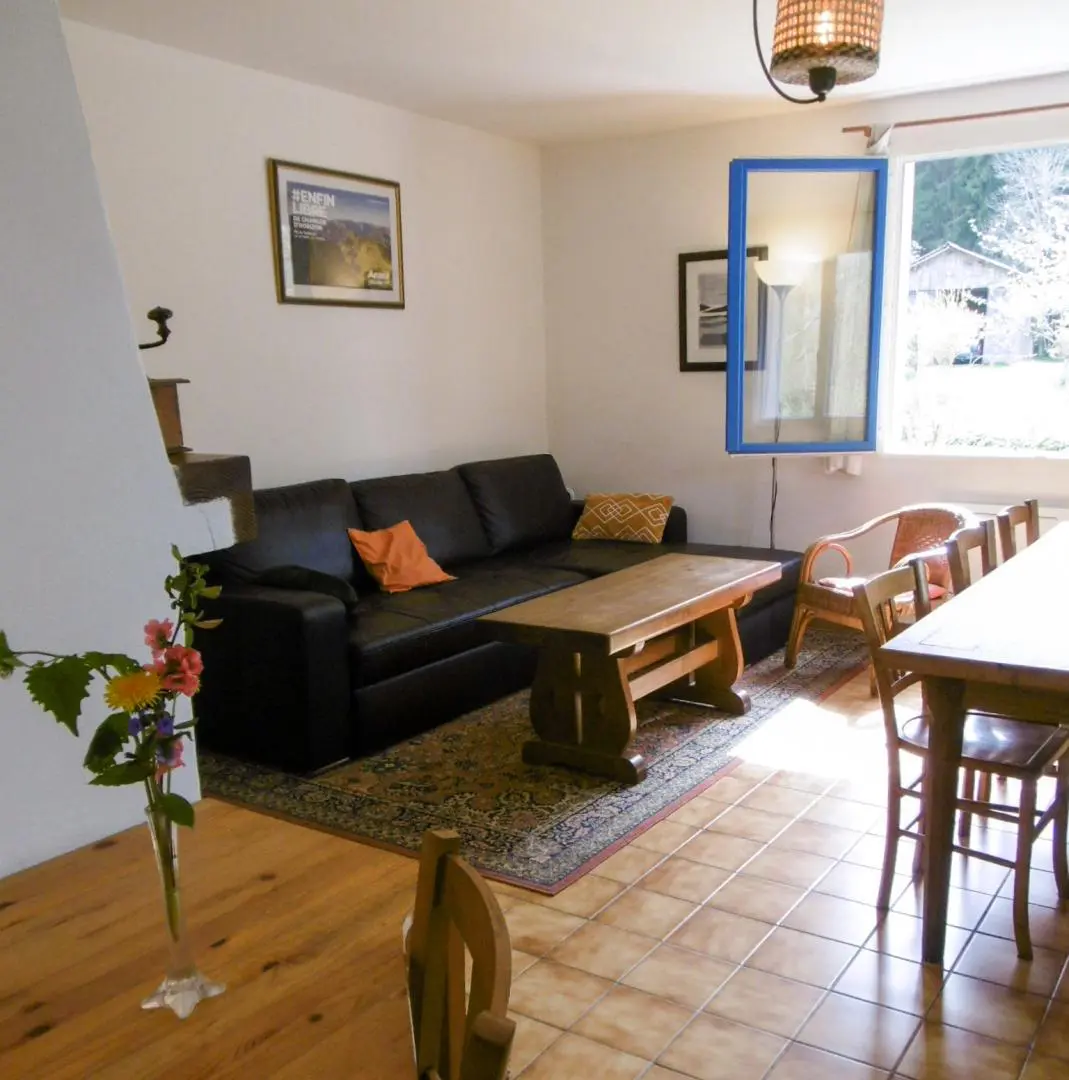 Converted Mill Featuring 8 Bedrooms And Garden Area