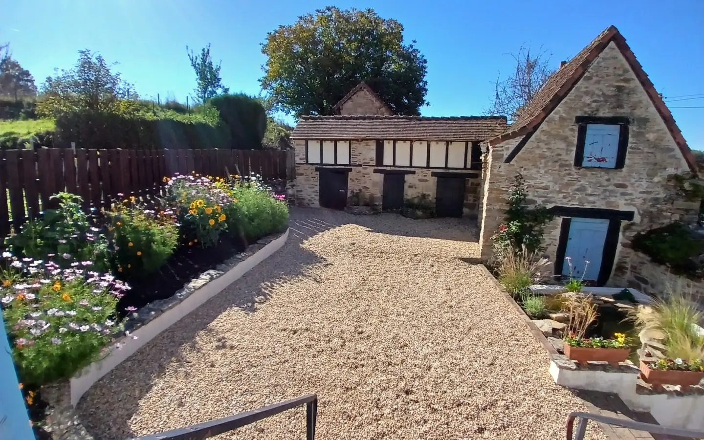 3-bedroom Country House In Jumilhac-le-grand, France (110 M²)
