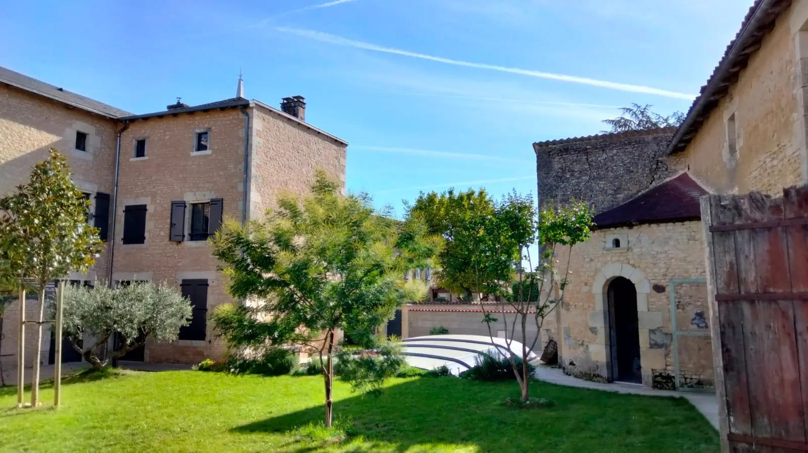 7-bedroom Maison De Maitre In Usson-du-poitou, France (287 M²)