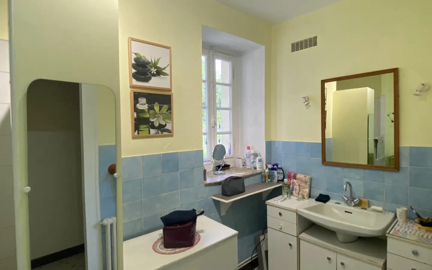Country Property Of 190 M² With Views Near Chalais