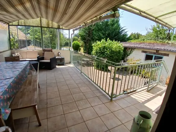 5-bedroom House In Saint-priest-les-fougeres, France (163 M²)