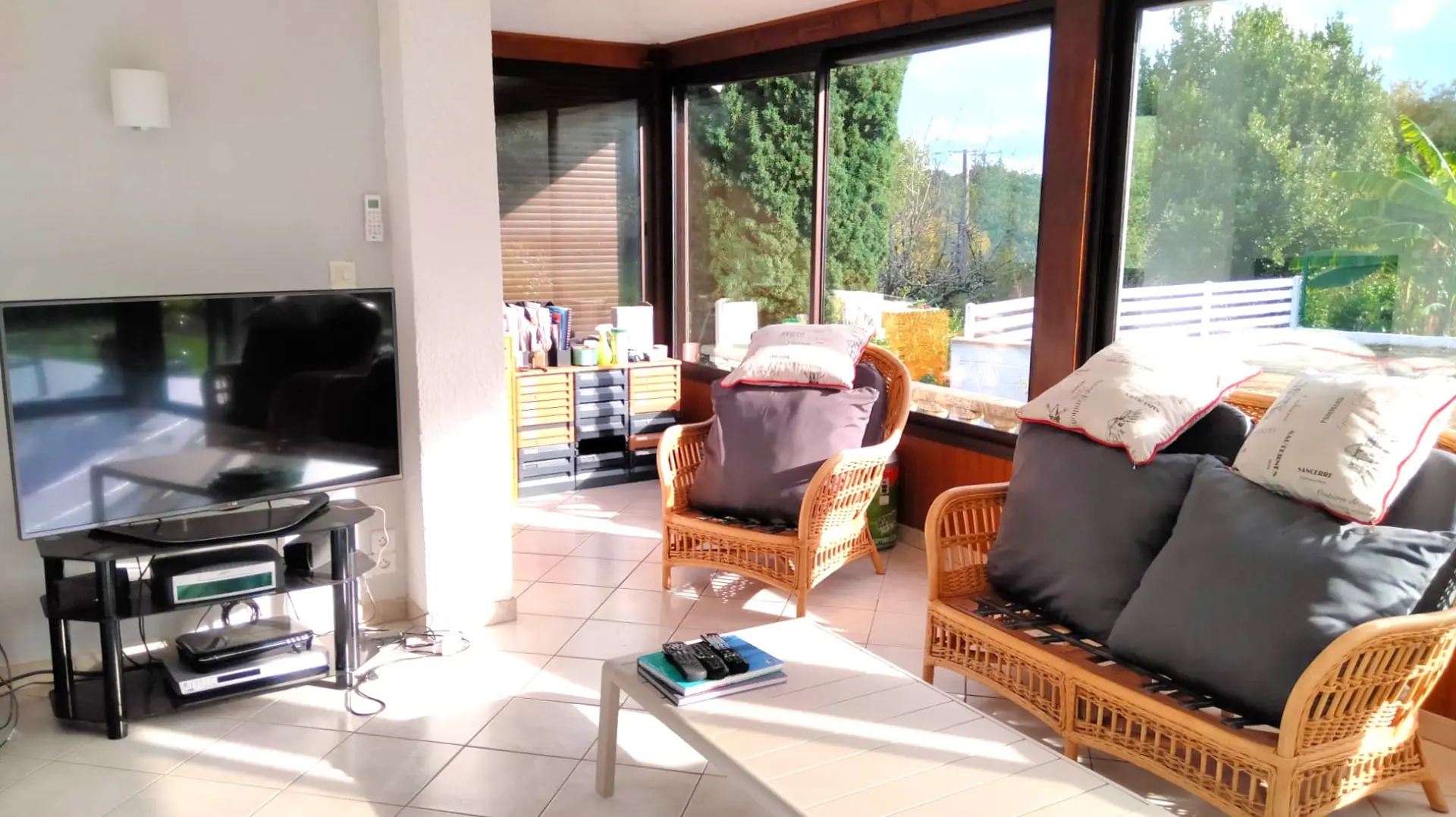 4-bedroom House In Val-de-bonnieure, France (170 M²)
