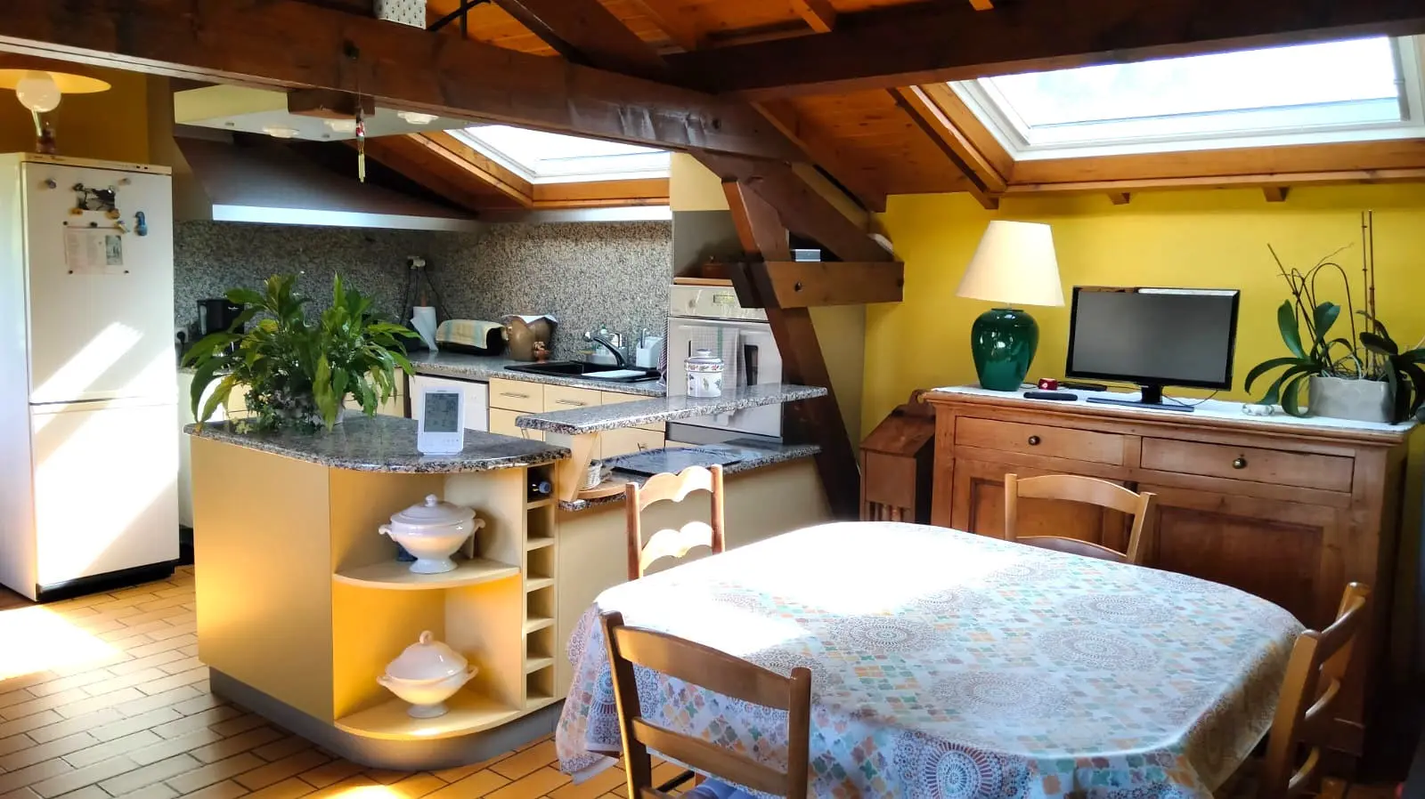 Stunning Historic Old Stone Mill, In The Heart Of A Village, Outbuildings, River Views – Lizant (vienne)