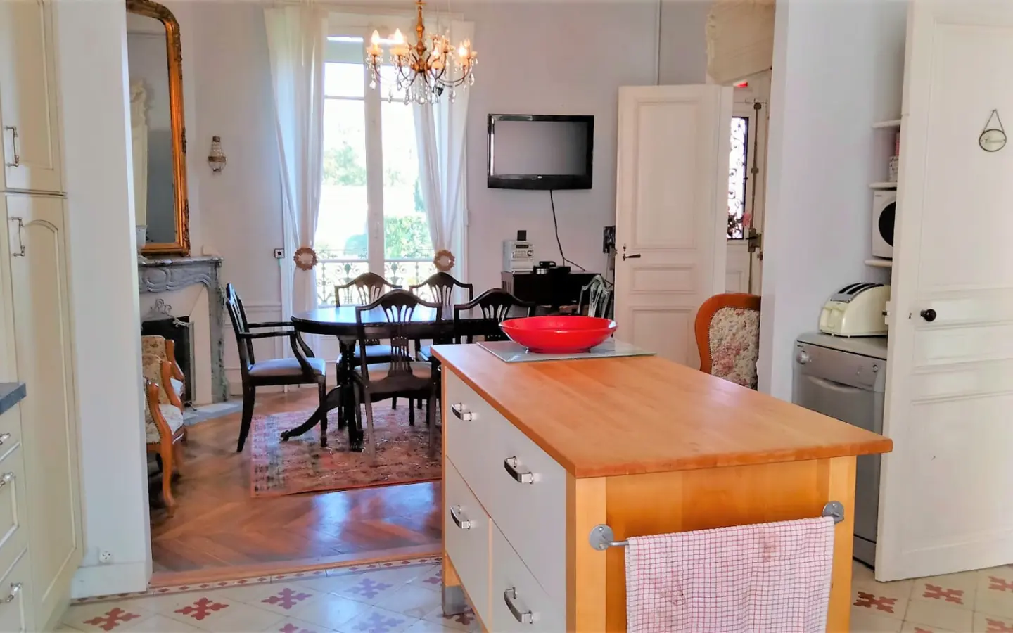 Maison De Maître Of 5 Bed With Pool, Gîte, Fast Internet In Nr. Angoulême