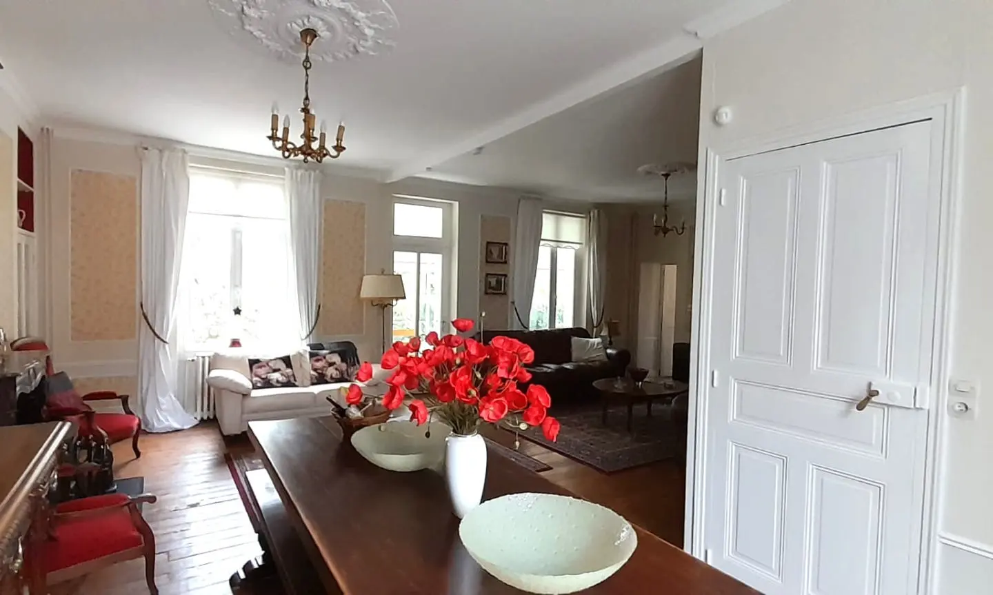 6-bedroom Country House In Condac, France (242 M²)