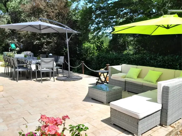6-bedroom Country House In Condac, France (242 M²)