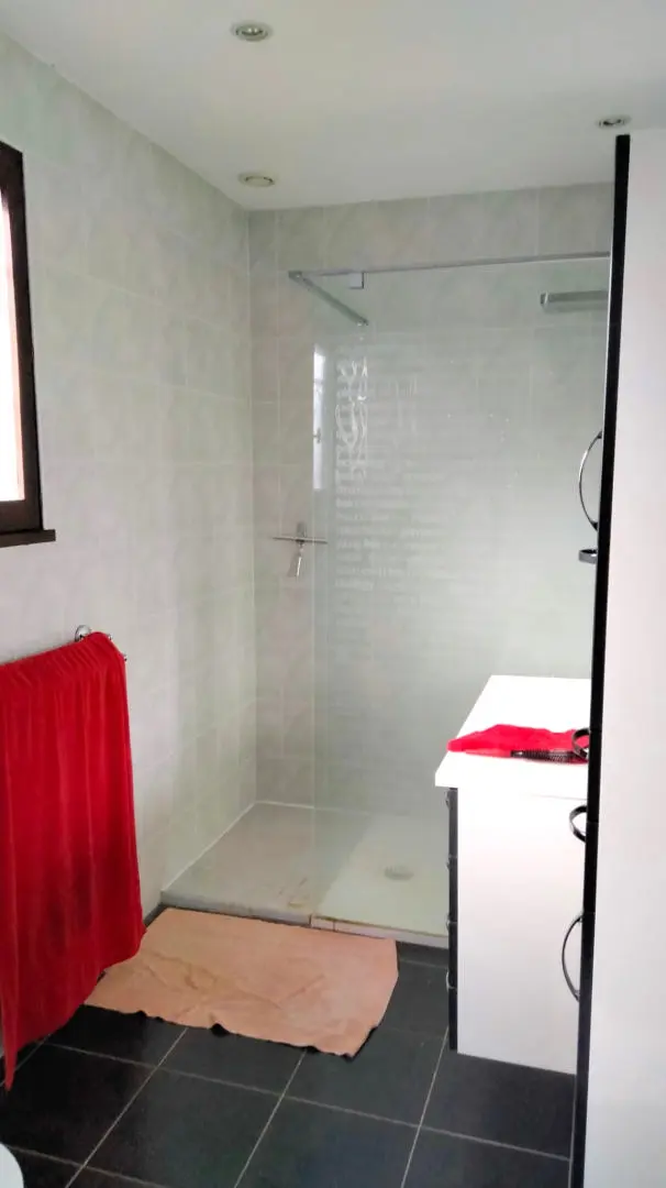 4-bedroom House In Val-de-bonnieure, France (170 M²)