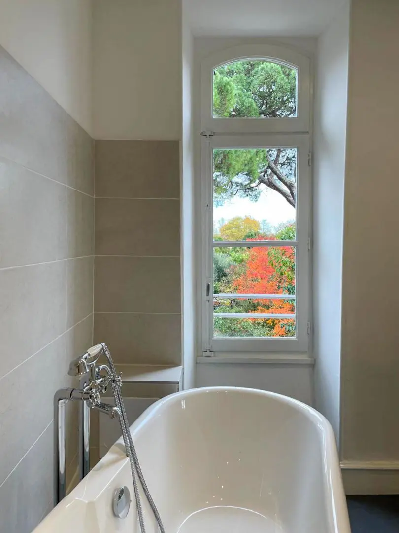 Input: “piso En Venta En Barcelona, 120m2, Con Cocina Equipada Y 3 Habitaciones”
Output: Apartment Of 120 M² With Equipped Kitchen And 3 Bedrooms In Barcelona