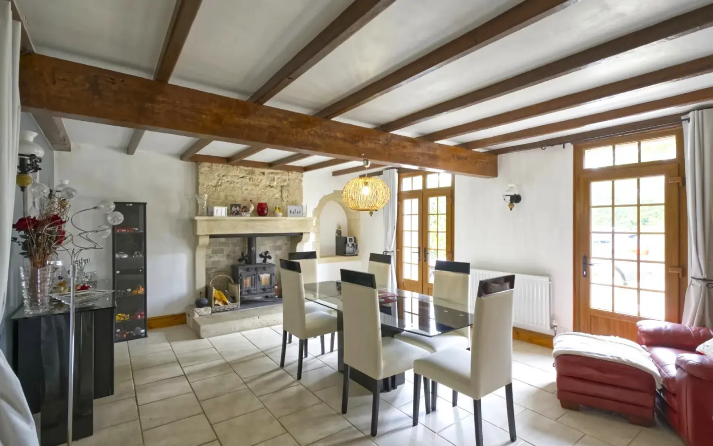 5-bedroom Country House In Lorigne, France (287 M²)