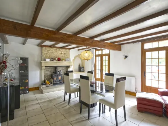 5-bedroom Country House In Lorigne, France (287 M²)