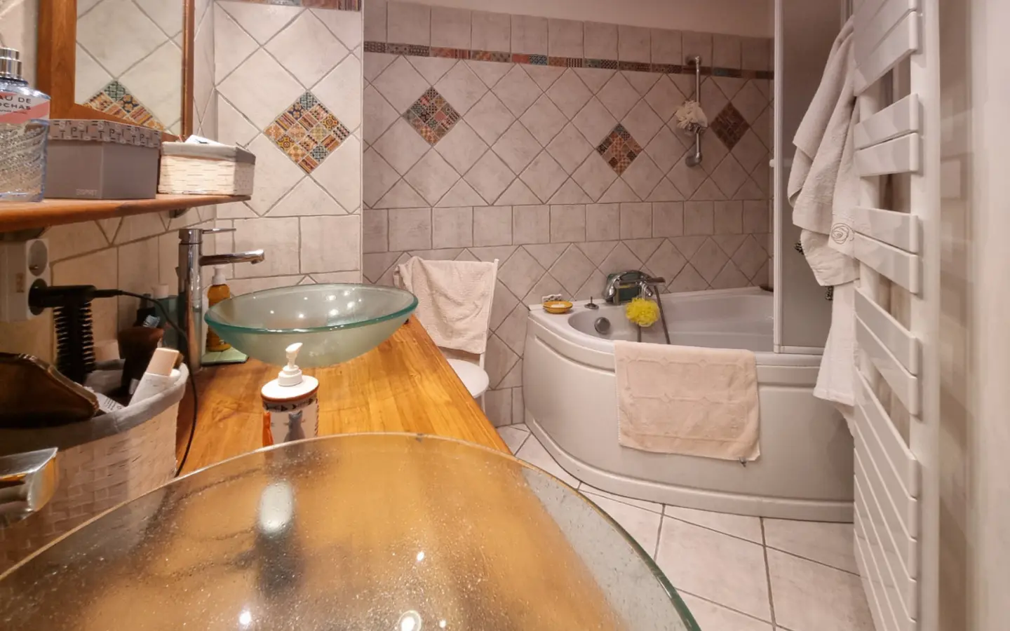 Spacious Countryside Residence With Pyrenean Views, Outbuildings, And Development Potential – Between Fanjeaux And Mirepoix