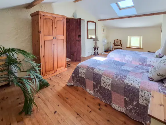 5-bedroom Country House In Soula, France (256 M²)