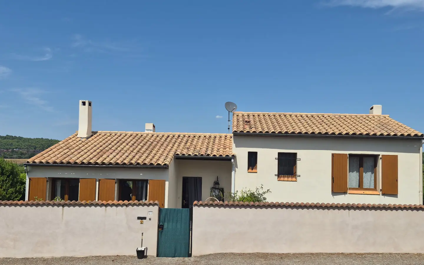 4-bedroom Villa In Palaja, France (130 M²)