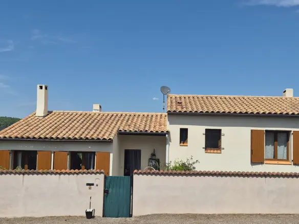 4-bedroom Villa In Palaja, France (130 M²)