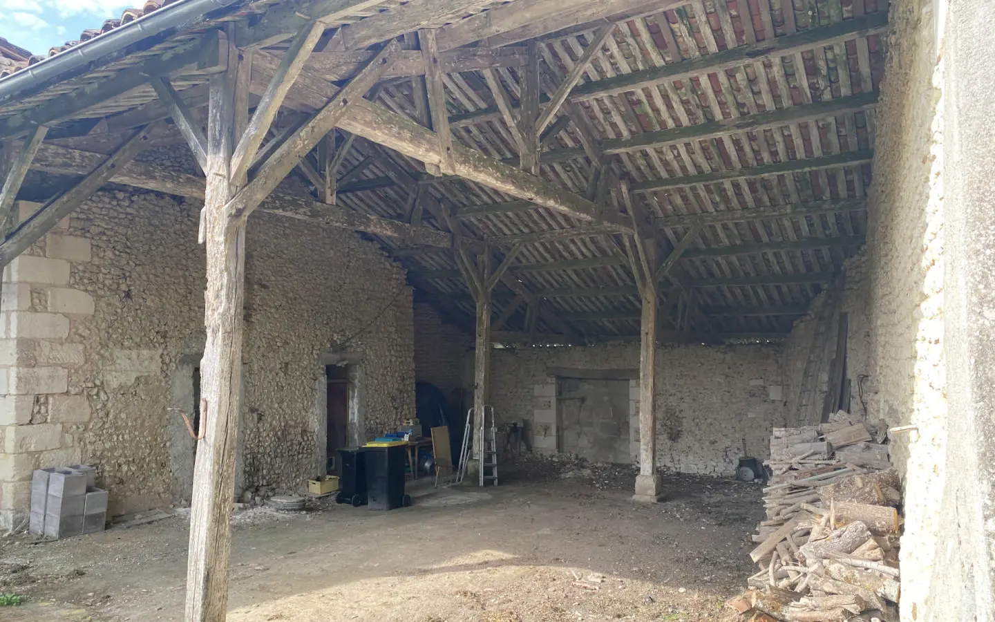 Country Property Of 190 M² With Views Near Chalais