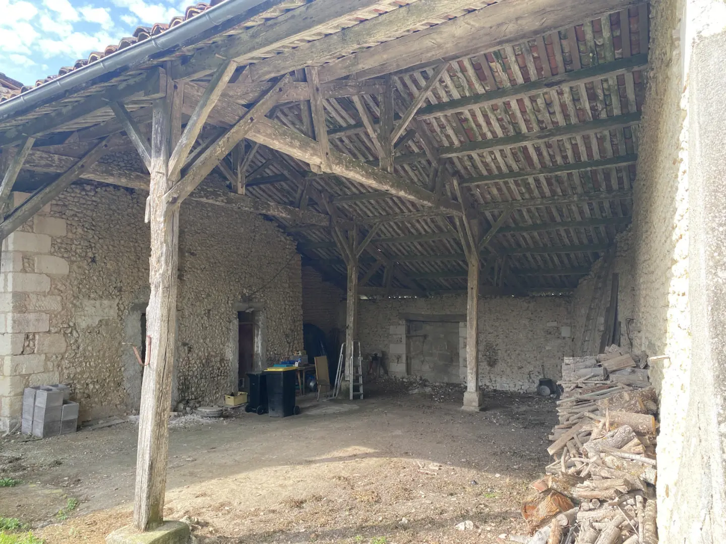 Country Property Of 190 M² With Views Near Chalais