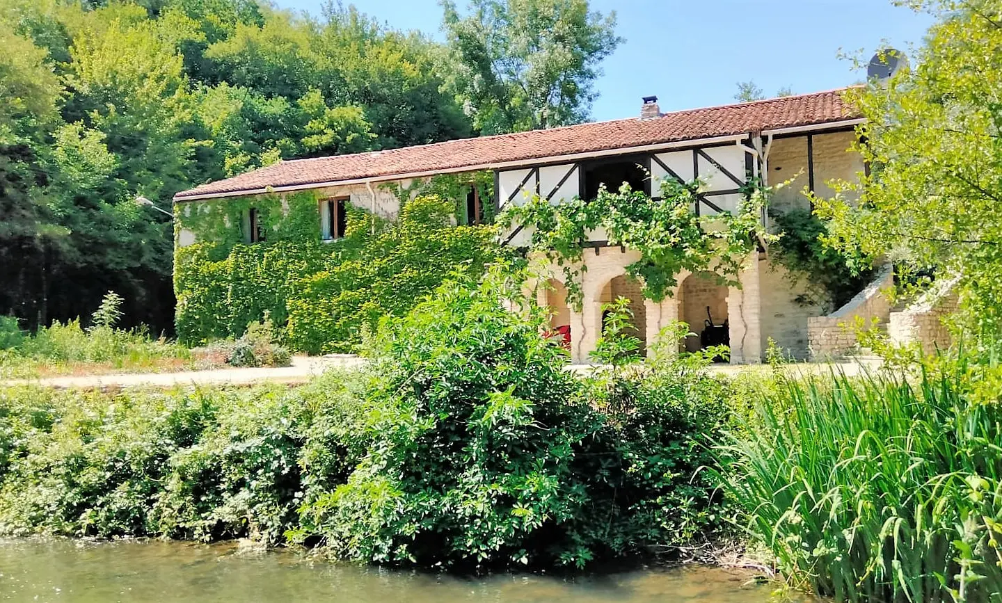 2-bedroom Mill In Saint-ciers-sur-bonnieure, France (187 M²)