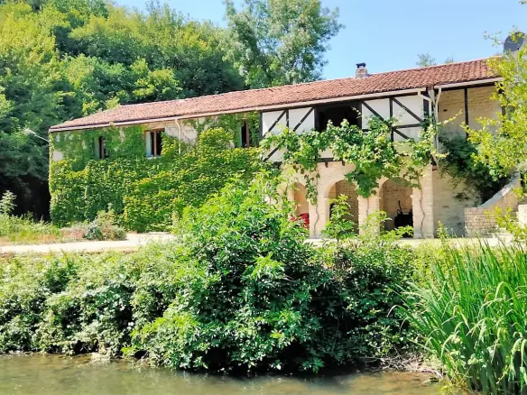 2-bedroom Mill In Saint-ciers-sur-bonnieure, France (187 M²)