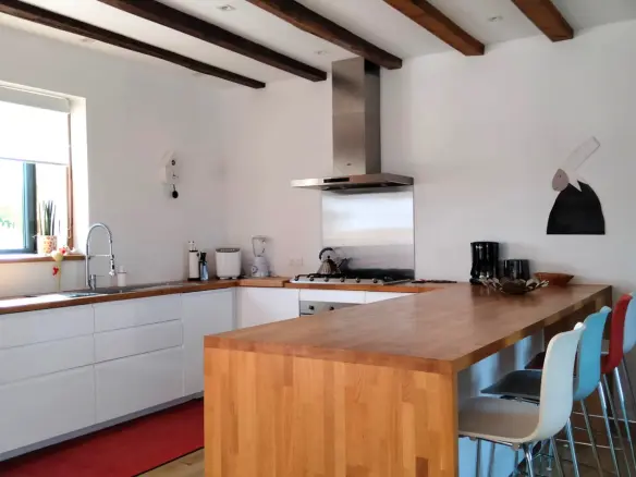 4-bedroom Country House In Pressac, France (163 M²)