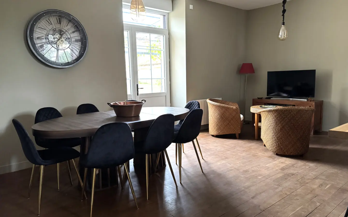 7-bedroom Maison De Maitre In Usson-du-poitou, France (287 M²)