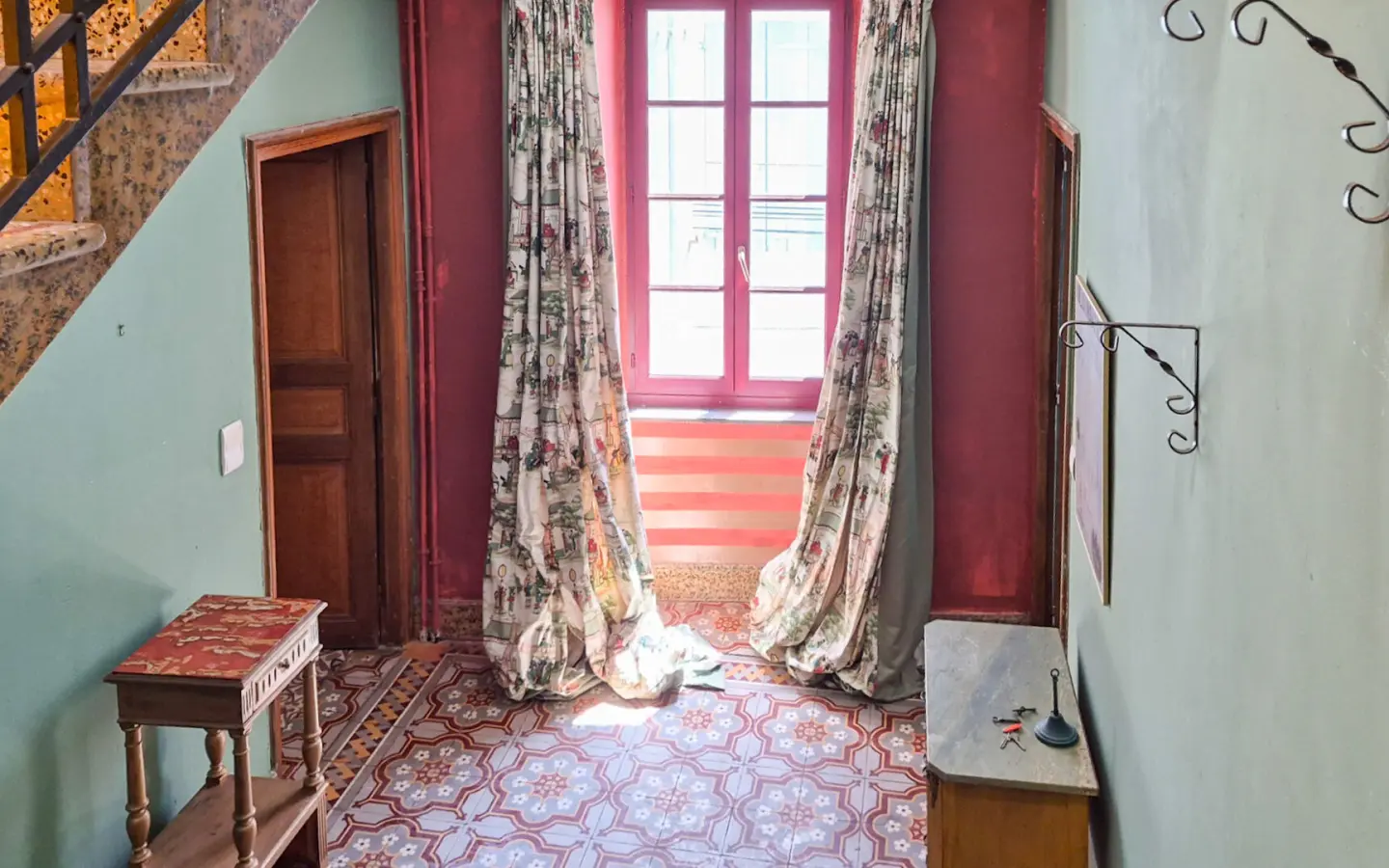 6-bedroom Village House In Trausse, France (260 M²)