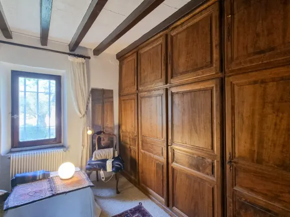7-bedroom Country House In Peyrefitte-du-razes, France (317 M²)