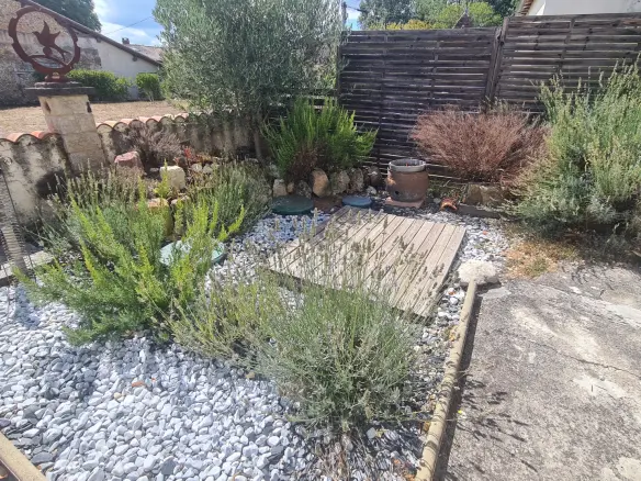2-bedroom House In Rioux-martin, France (86 M²)