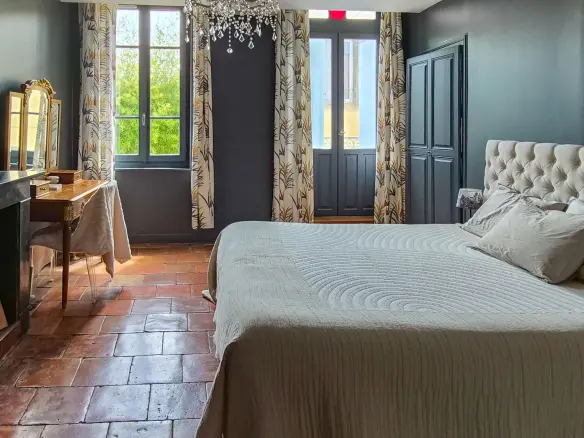 4-bedroom House In Mirepoix, France (237 M²)