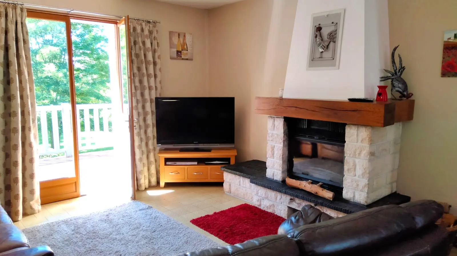 5-bedroom Country House In Pressac, France (156 M²)