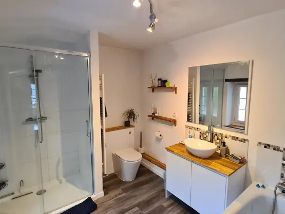 7-bedroom House In Saint-romain, France (198 M²)