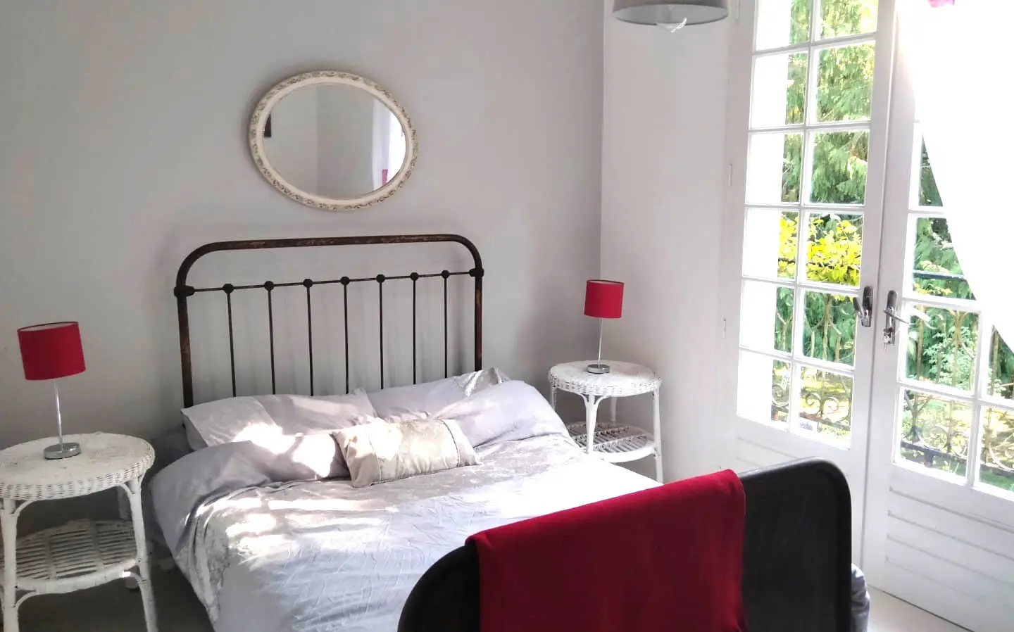 4-bedroom House In Alloue, France (143 M²)