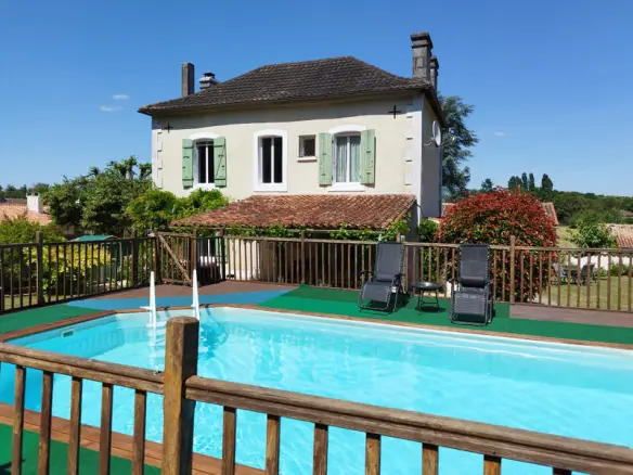 Detached Village House Of 130 M² With 3 Bedrooms, 1 Bedroom Stone Guest House, Garage, Outbuildings, Pool, Views In Nr Chef Boutonne, Deux-sèvres