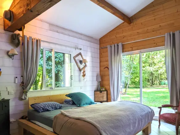 House Of 43 M² With 5 Bedrooms, Pool, Covered Terrace In Woodland Lodge, Nr Angoulême