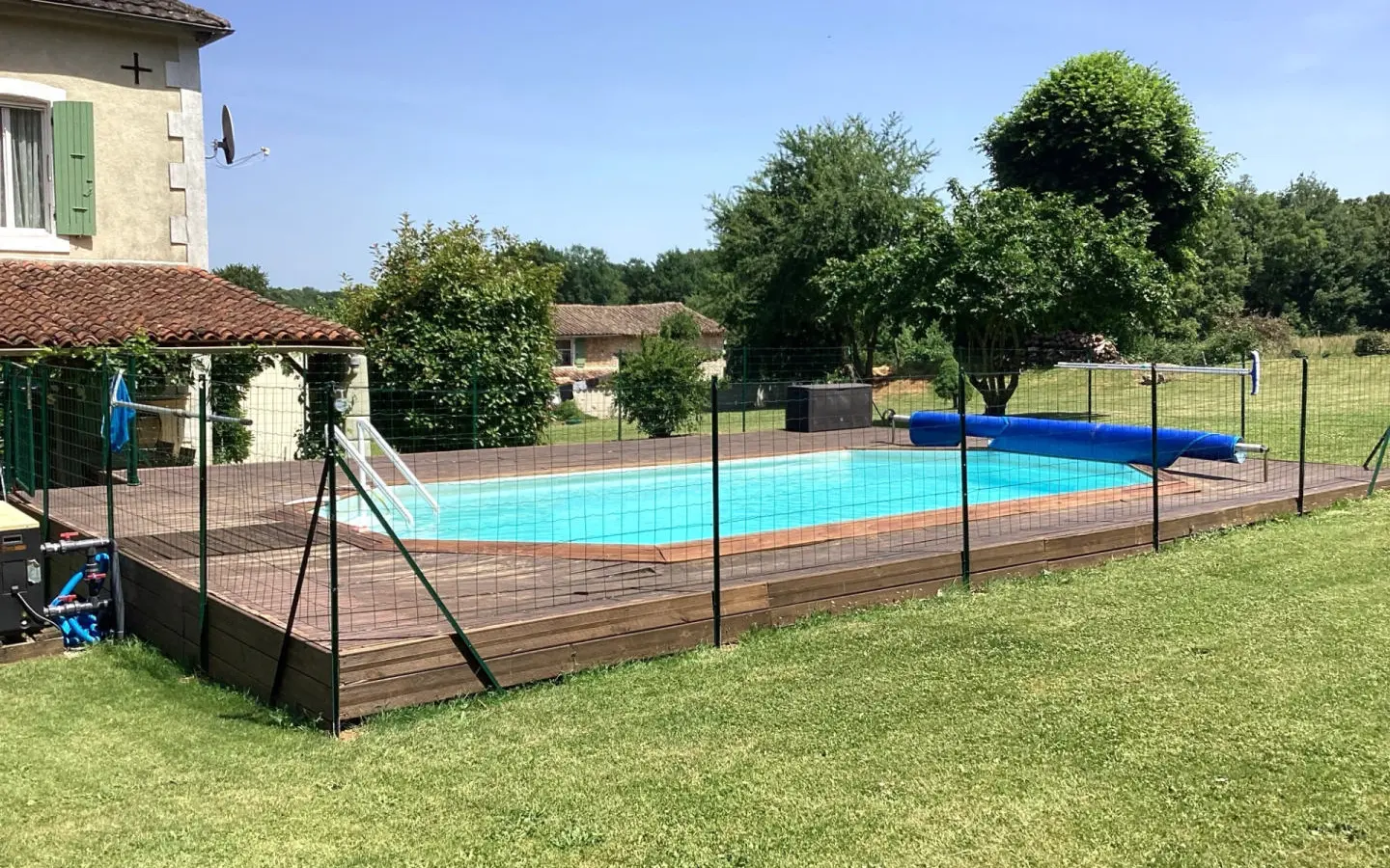 3-bedroom Village House In Lorigne, France (161 M²)