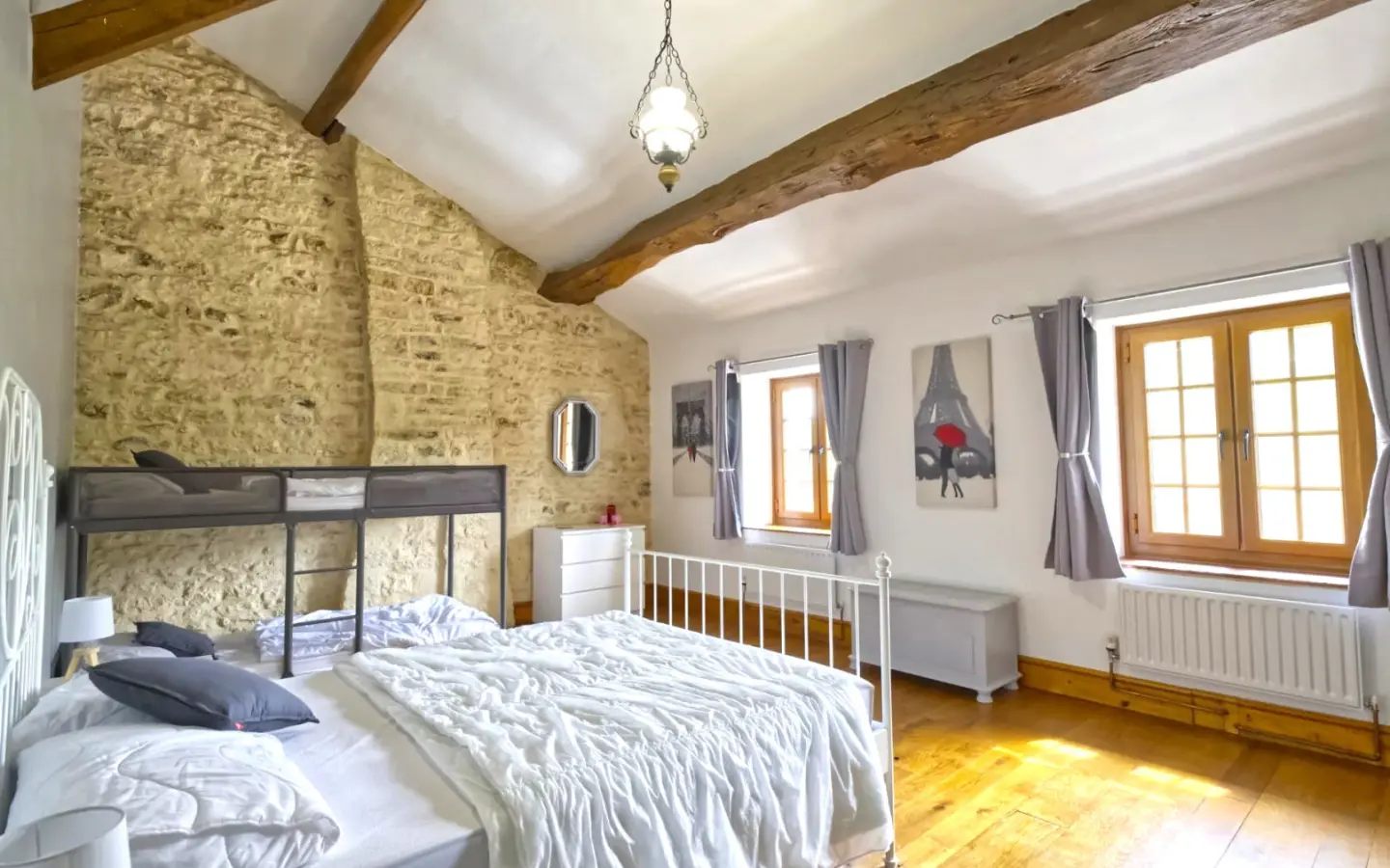 5-bedroom Country House In Lorigne, France (287 M²)