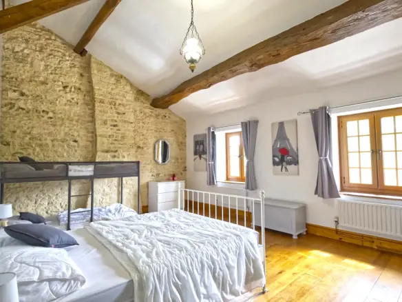 5-bedroom Country House In Lorigne, France (287 M²)