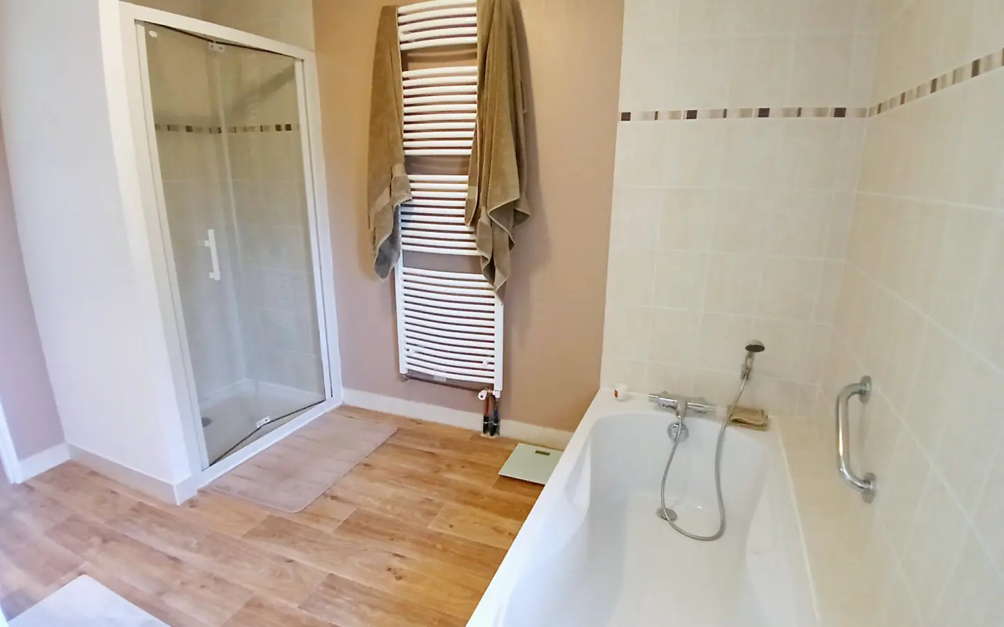 Character House Of 150 M² With Pool, Outbuildings And Garage In Dordogne Village