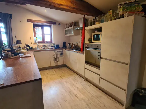 7-bedroom House In Saint-romain, France (198 M²)