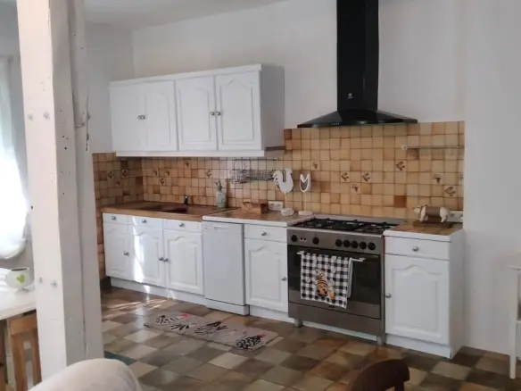 4-bedroom House In Alloue, France (143 M²)