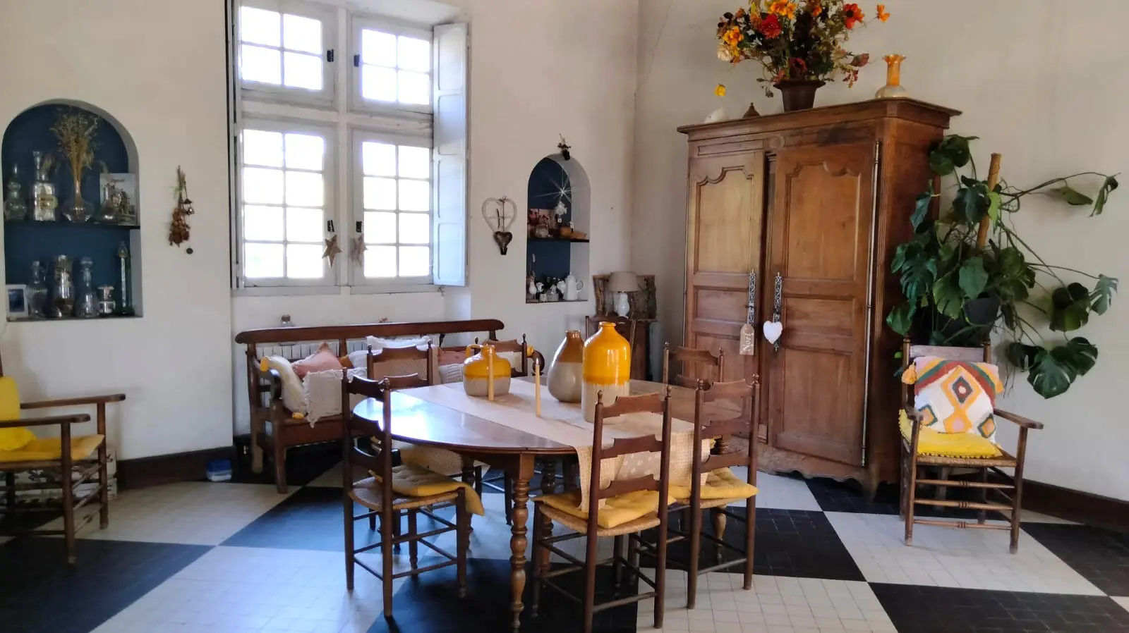 Historic Estate 15th Century, Revenue Potential, Guest Cottages, Outbuildings, 2.8 Ha