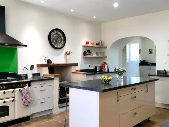 5-bedroom Manor House In Pressac, France (299 M²)