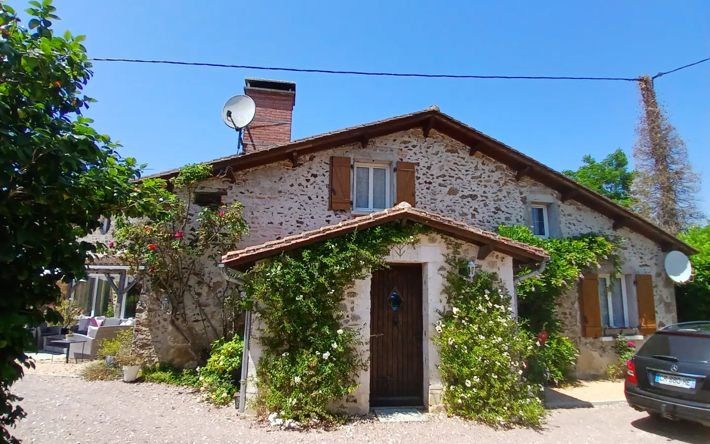 Character House Of 150 M² With Pool, Outbuildings And Garage In Dordogne Village